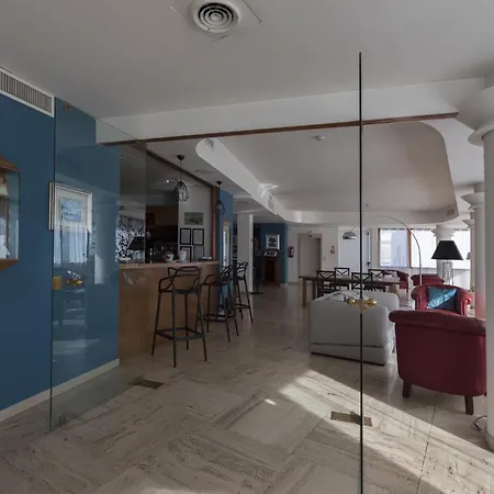 La Baia Hotel