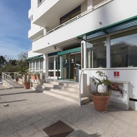 La Baia Hotel